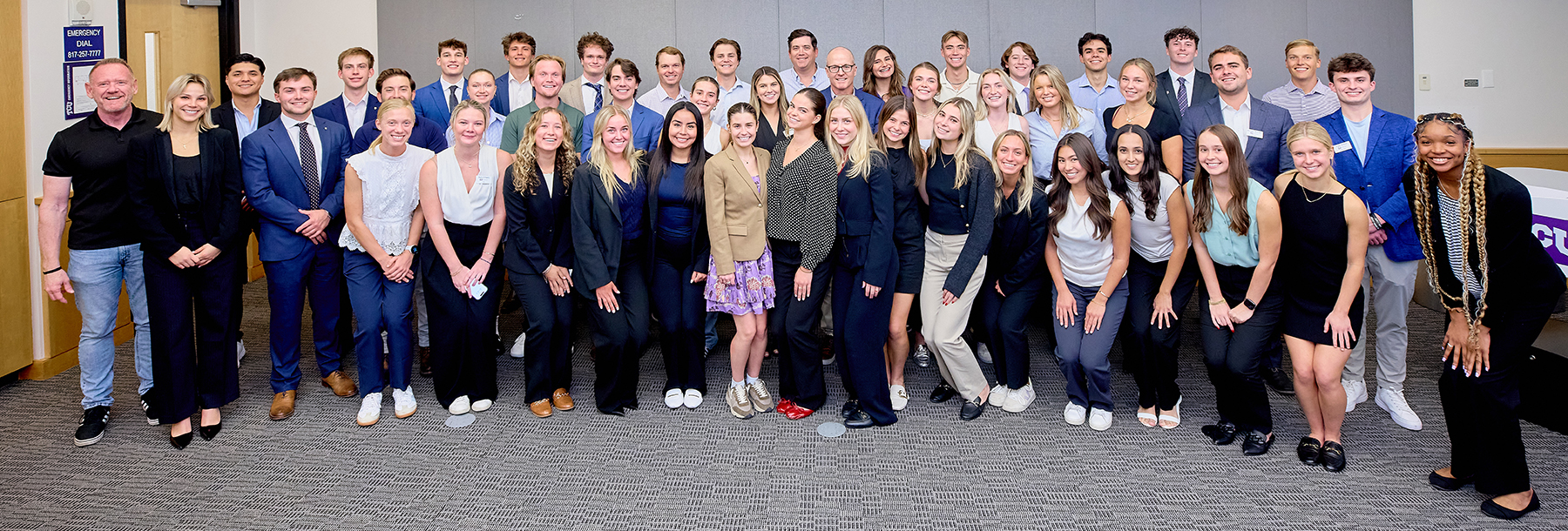 Section Image: Group of Sales Center students and faculty 