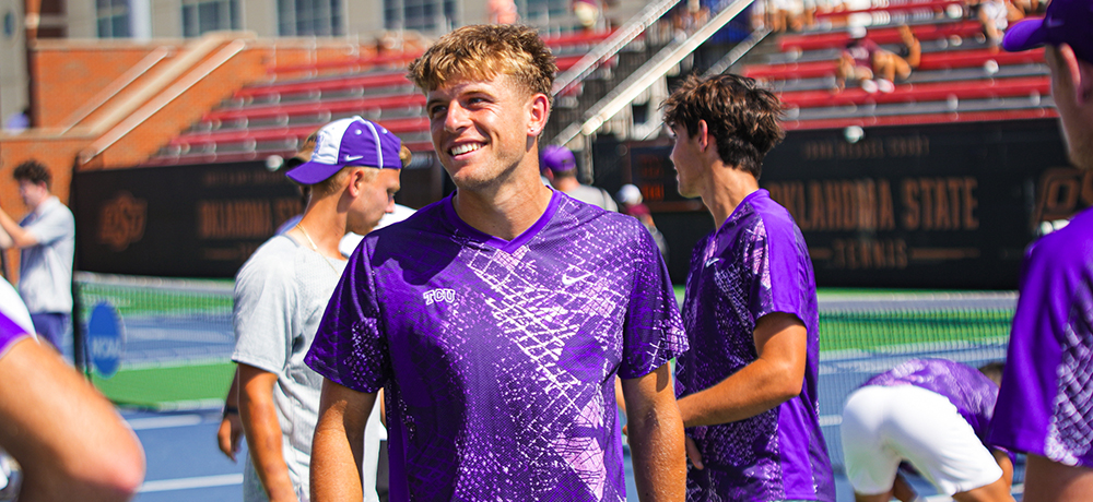 Luke Swan on the court with other members of the TCU Tennis team