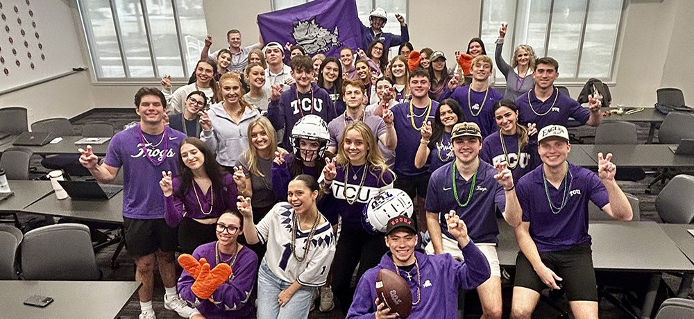 Group of TCU Students with frogs up